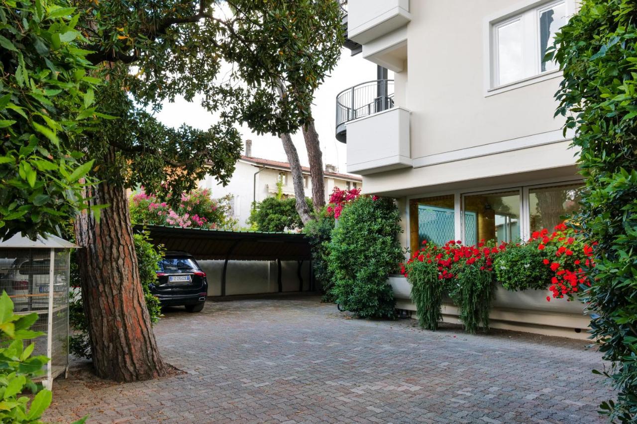 Hotel Sylvia Lido di Camaiore Eksteriør billede