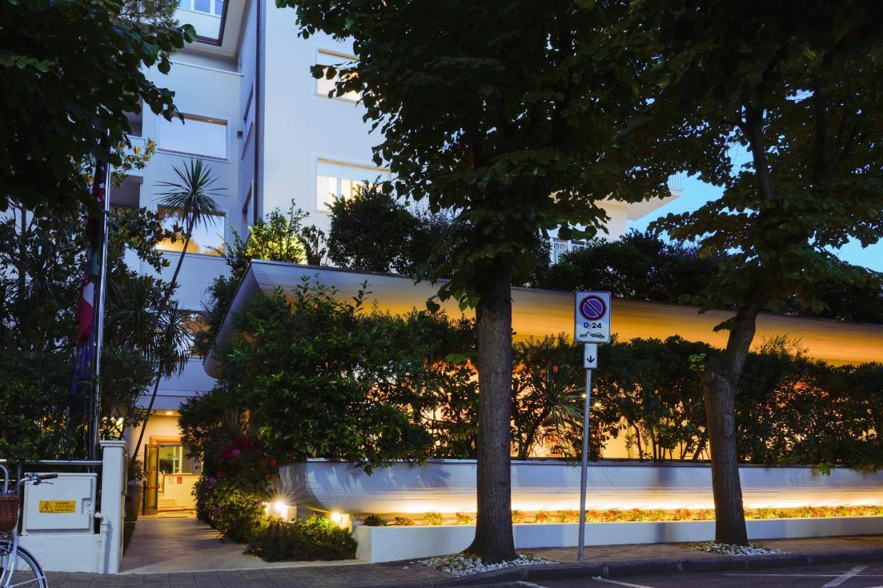 Hotel Sylvia Lido di Camaiore Eksteriør billede
