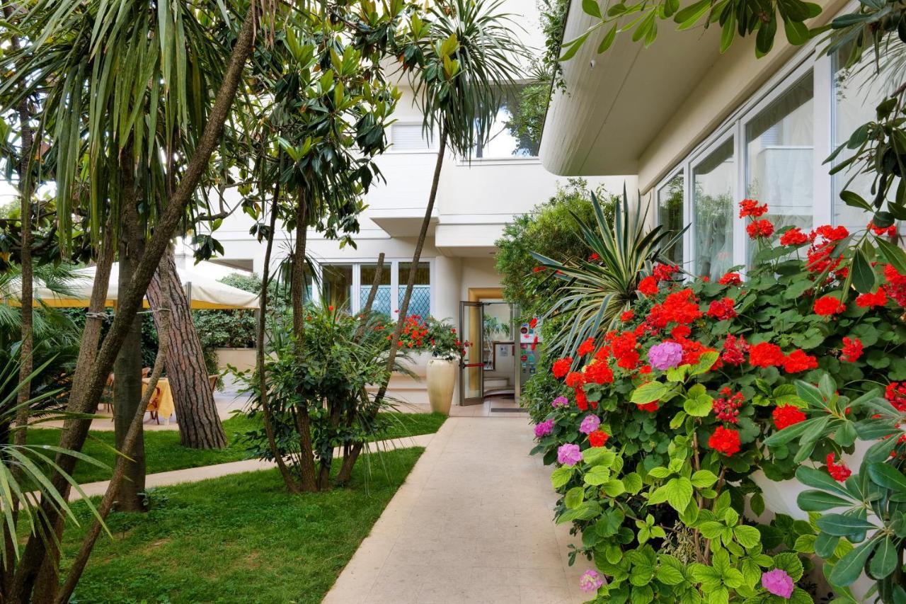 Hotel Sylvia Lido di Camaiore Eksteriør billede