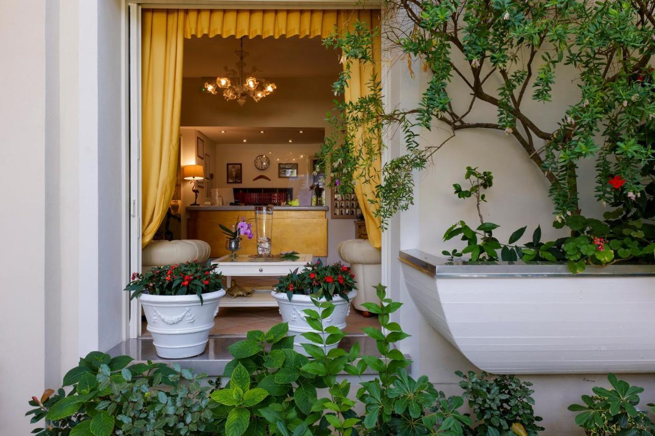 Hotel Sylvia Lido di Camaiore Eksteriør billede