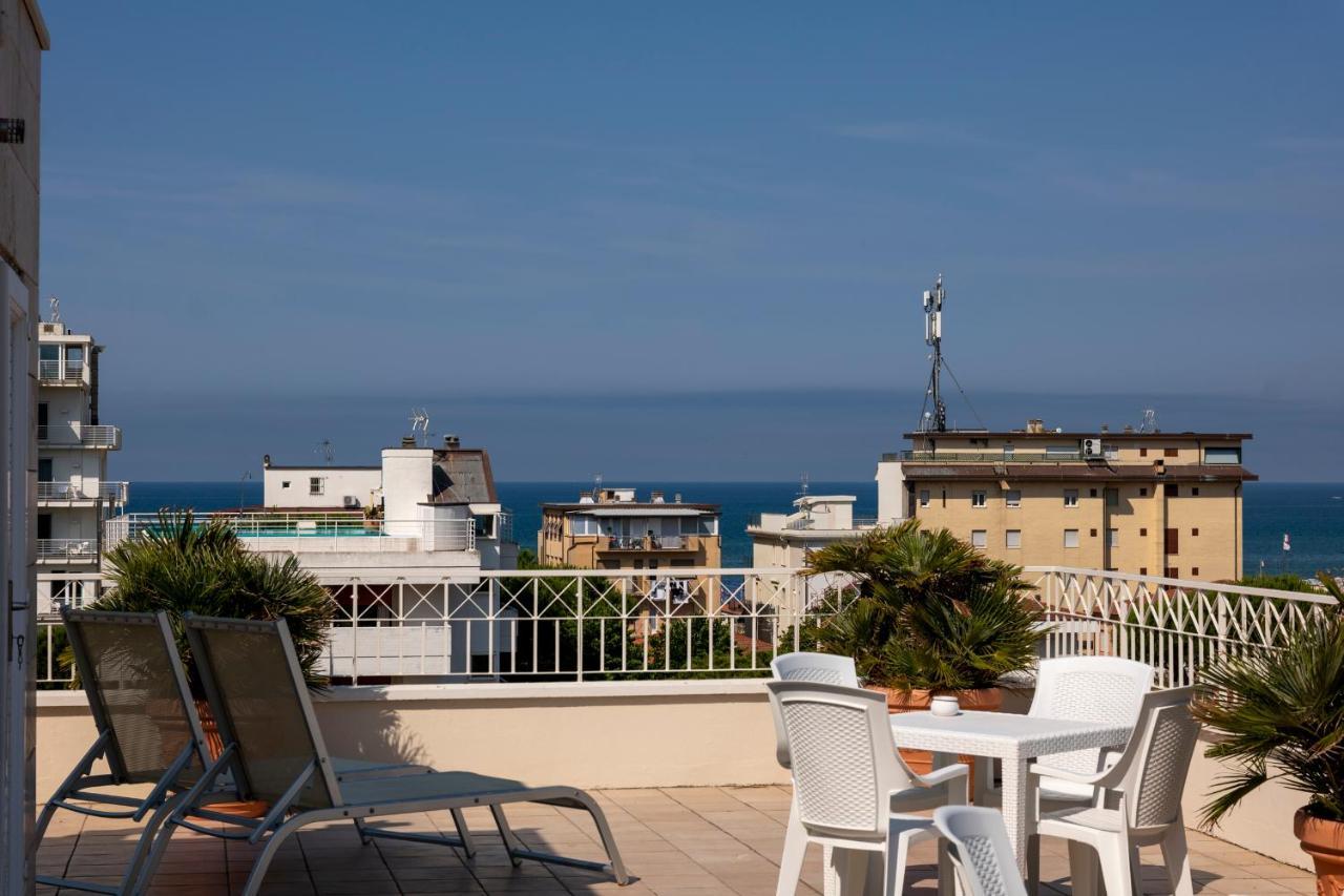Hotel Sylvia Lido di Camaiore Eksteriør billede