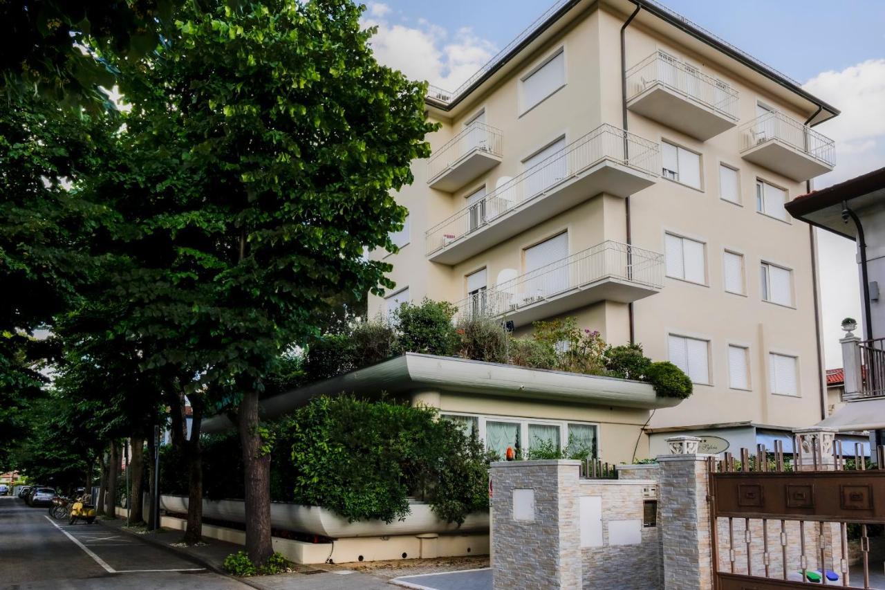 Hotel Sylvia Lido di Camaiore Eksteriør billede