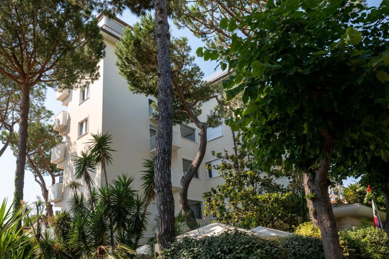 Hotel Sylvia Lido di Camaiore Eksteriør billede