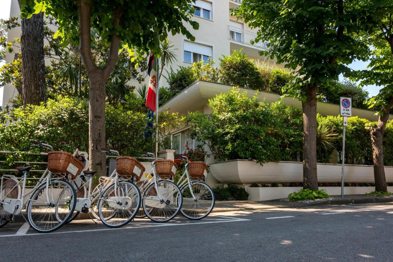 Hotel Sylvia Lido di Camaiore Eksteriør billede