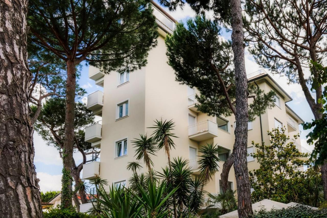 Hotel Sylvia Lido di Camaiore Eksteriør billede