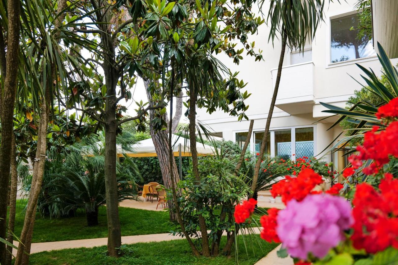 Hotel Sylvia Lido di Camaiore Eksteriør billede