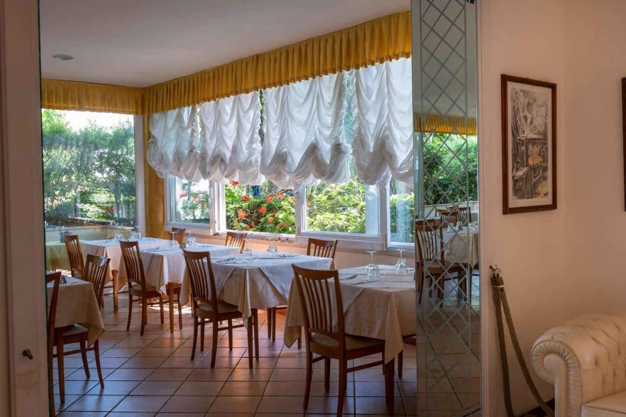 Hotel Sylvia Lido di Camaiore Eksteriør billede