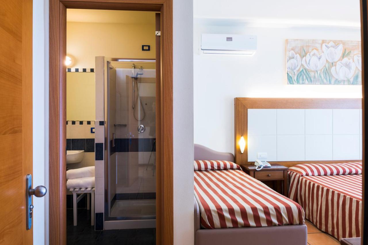 Hotel Sylvia Lido di Camaiore Eksteriør billede