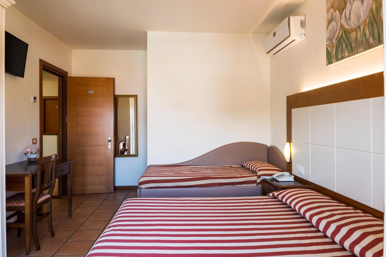 Hotel Sylvia Lido di Camaiore Eksteriør billede