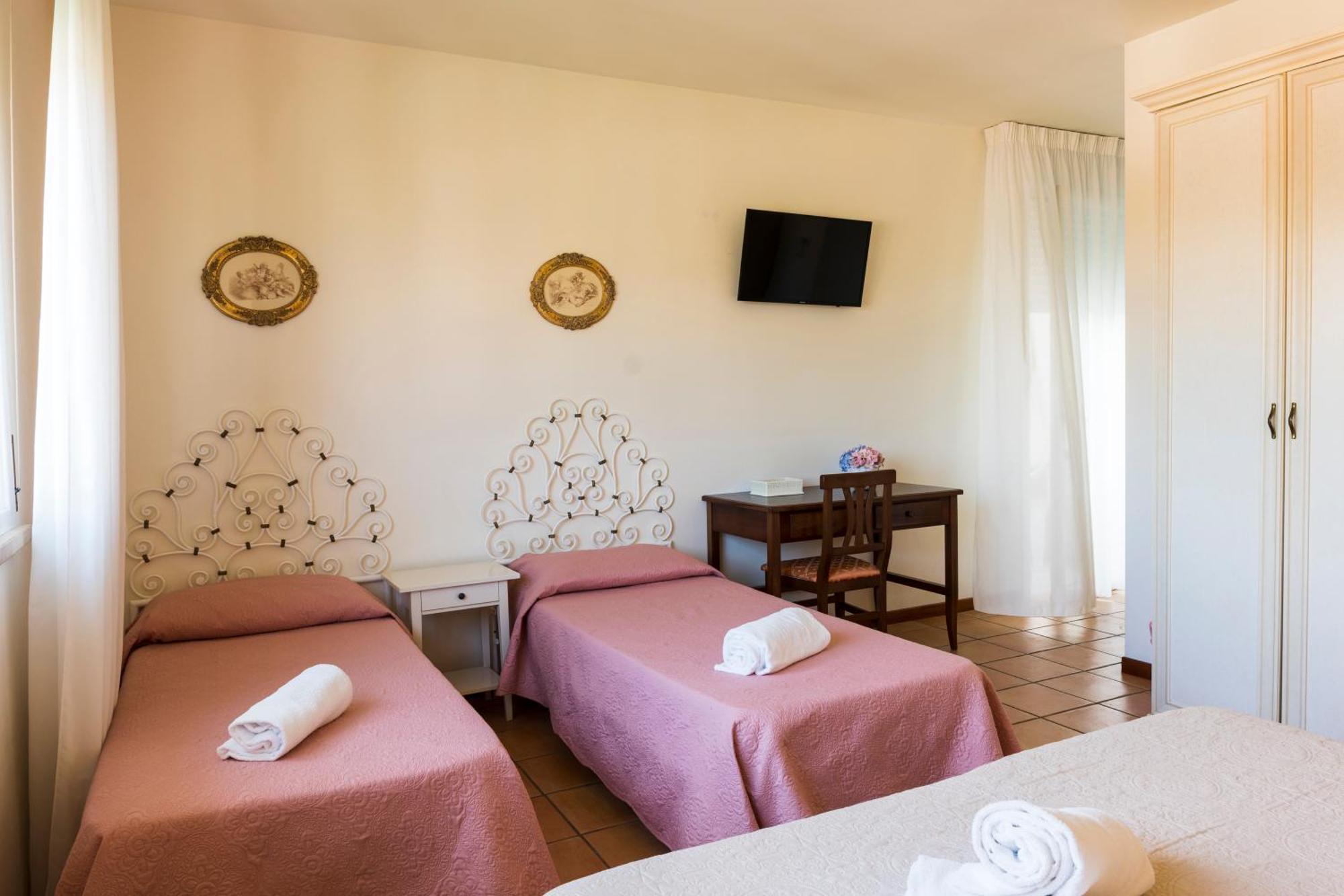 Hotel Sylvia Lido di Camaiore Værelse billede